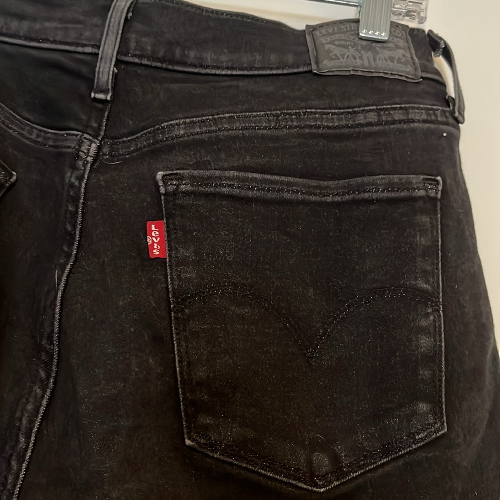 Levi’s 8 w, 29 length black Jean skinny